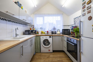 Kitchen- click for photo gallery